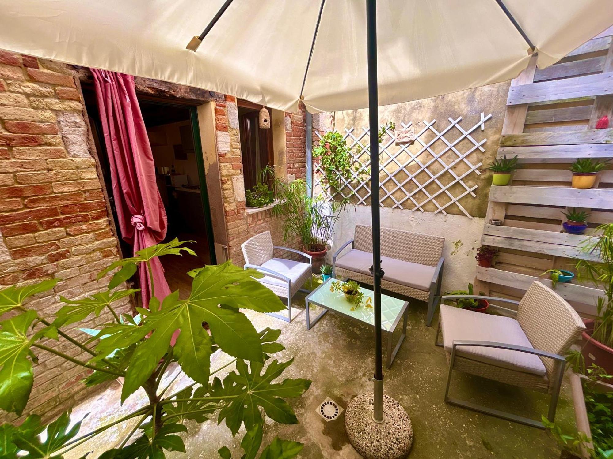 Ca 3 Leoni - Romantic House In The Heart Of Velence Kültér fotó