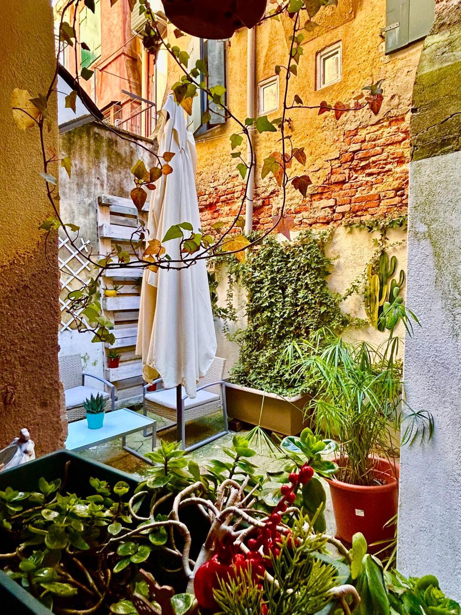 Ca 3 Leoni - Romantic House In The Heart Of Velence Kültér fotó